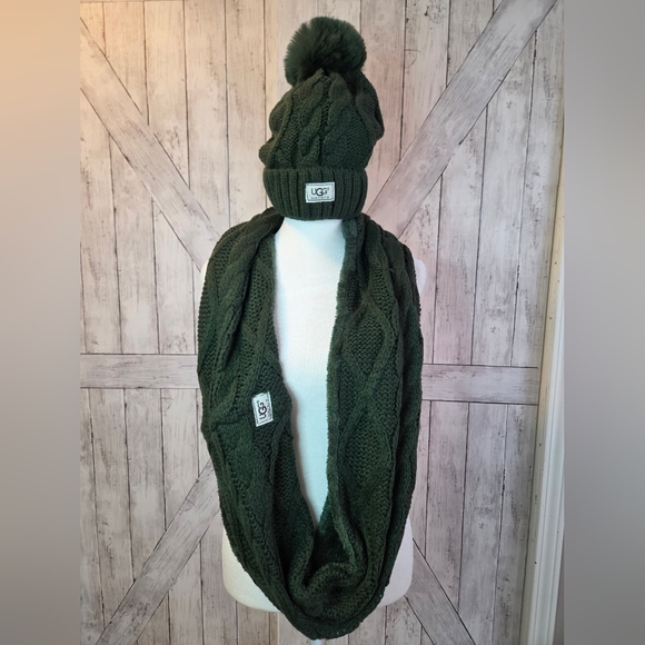 UGG Cable Knit Hat and Scarf Set in Forest Green - Picture 2 of 6